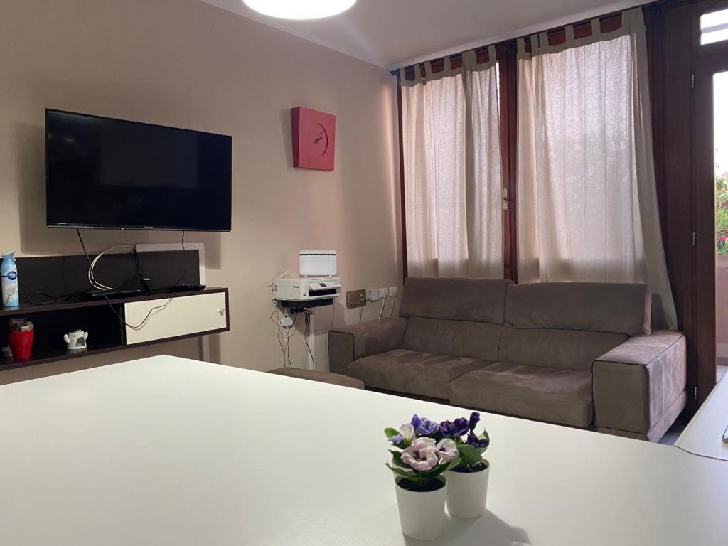 Villa Vaghi House Кальяри Экстерьер фото